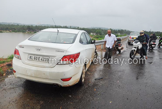 Car crashes in Netravathi bridge 1